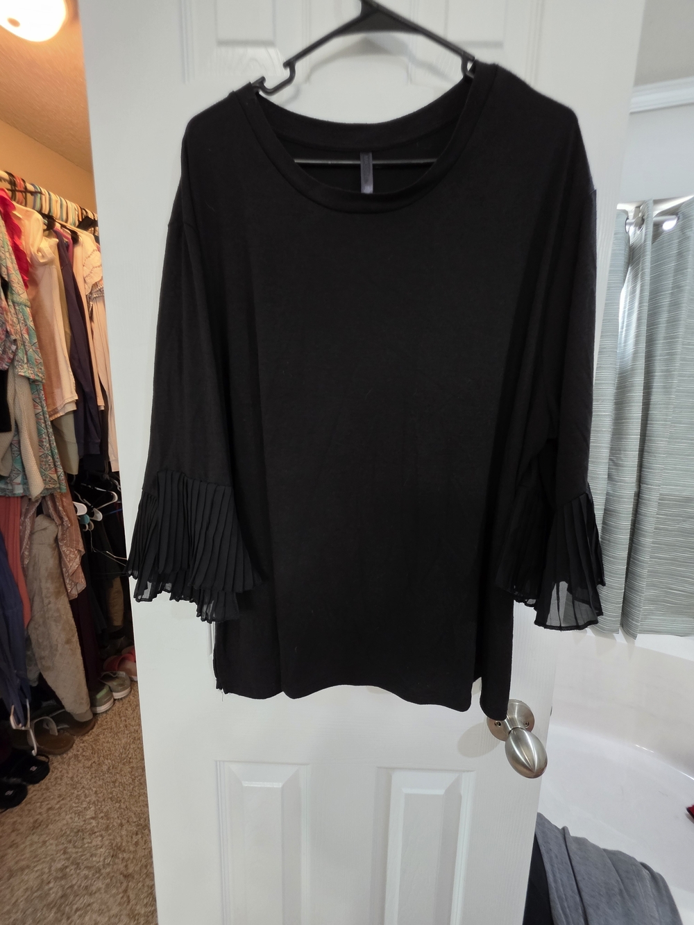 Massini Black Long-Sleeve Top with Pleated Ruffle Cuffs